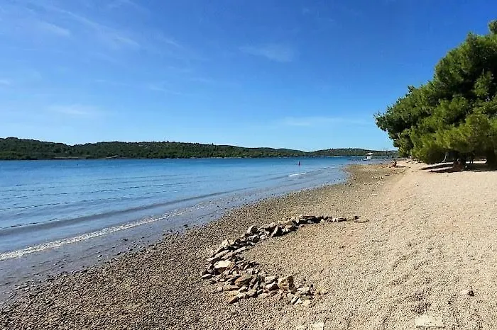 Complex In 3* Pirovac